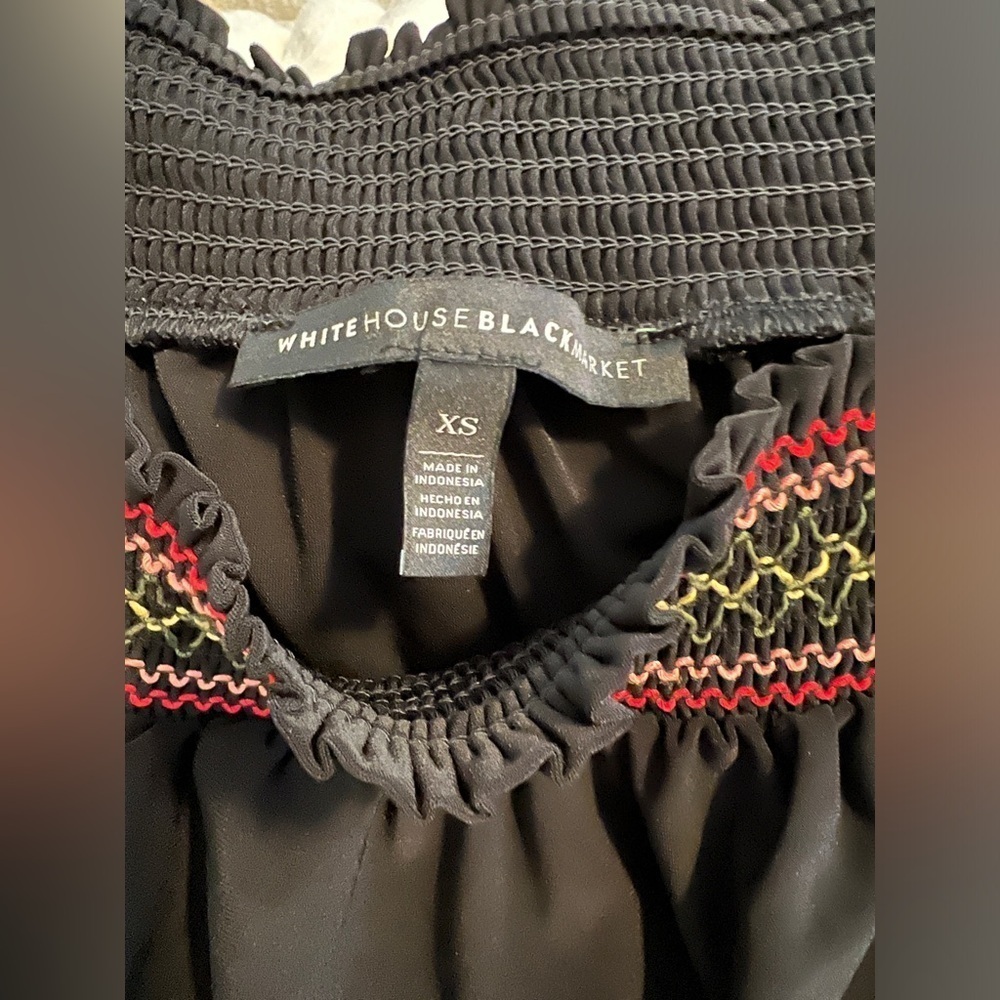 WHBM Off Shoulder Top - Picture 2 of 4